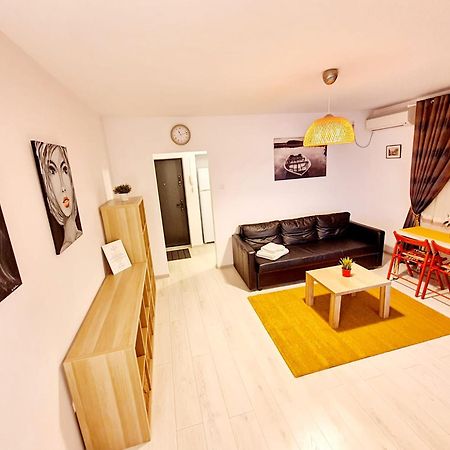 Downtown, Ideal For Longer Stays, Family Friendly Apartment - Nb73A Bucarest Esterno foto