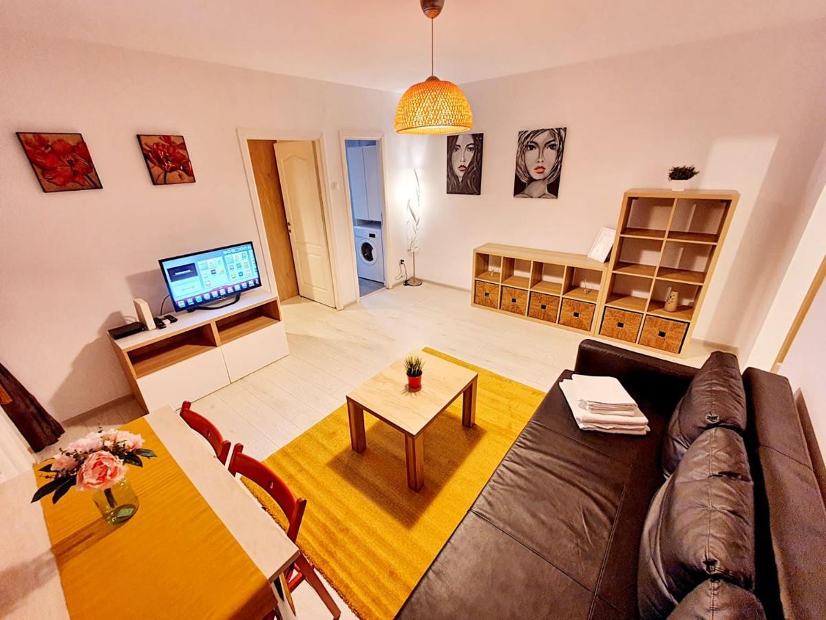 Downtown, Ideal For Longer Stays, Family Friendly Apartment - Nb73A Bucarest Esterno foto